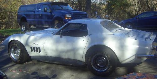 Cruzin Few Unique Vehicle Club